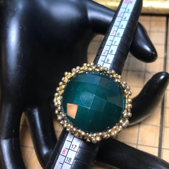 Gold Tone Brutalist Jade Faceted Costume Gem Statement Ring 1.25”x1.25” Sz 7.5 - Picture 3 of 11